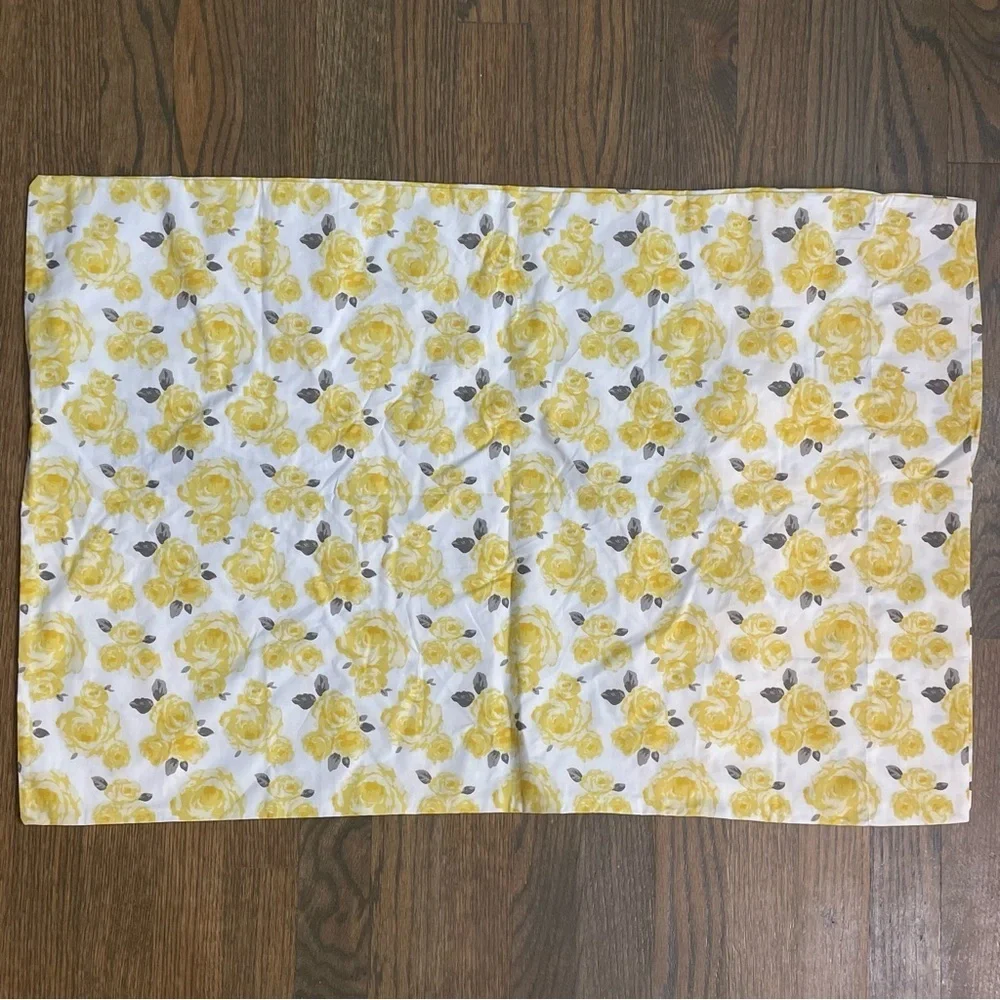 Pottery Barn Teen Emily & Meritt Marigold Rose Garden Pillow Cover Standard